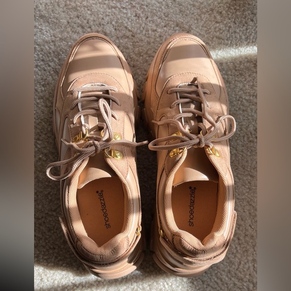 Shoe Dazzle sneakers size 10 - Picture 5 of 7